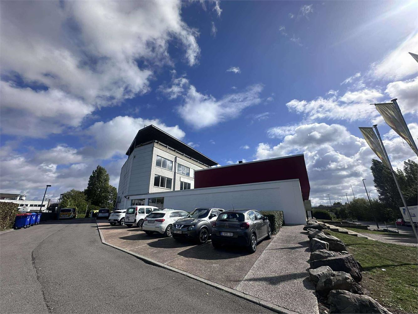 UNIEKE KANTOREN MET PARKING EN VERSCHILLENDE OPPERVLAKTES foto 10