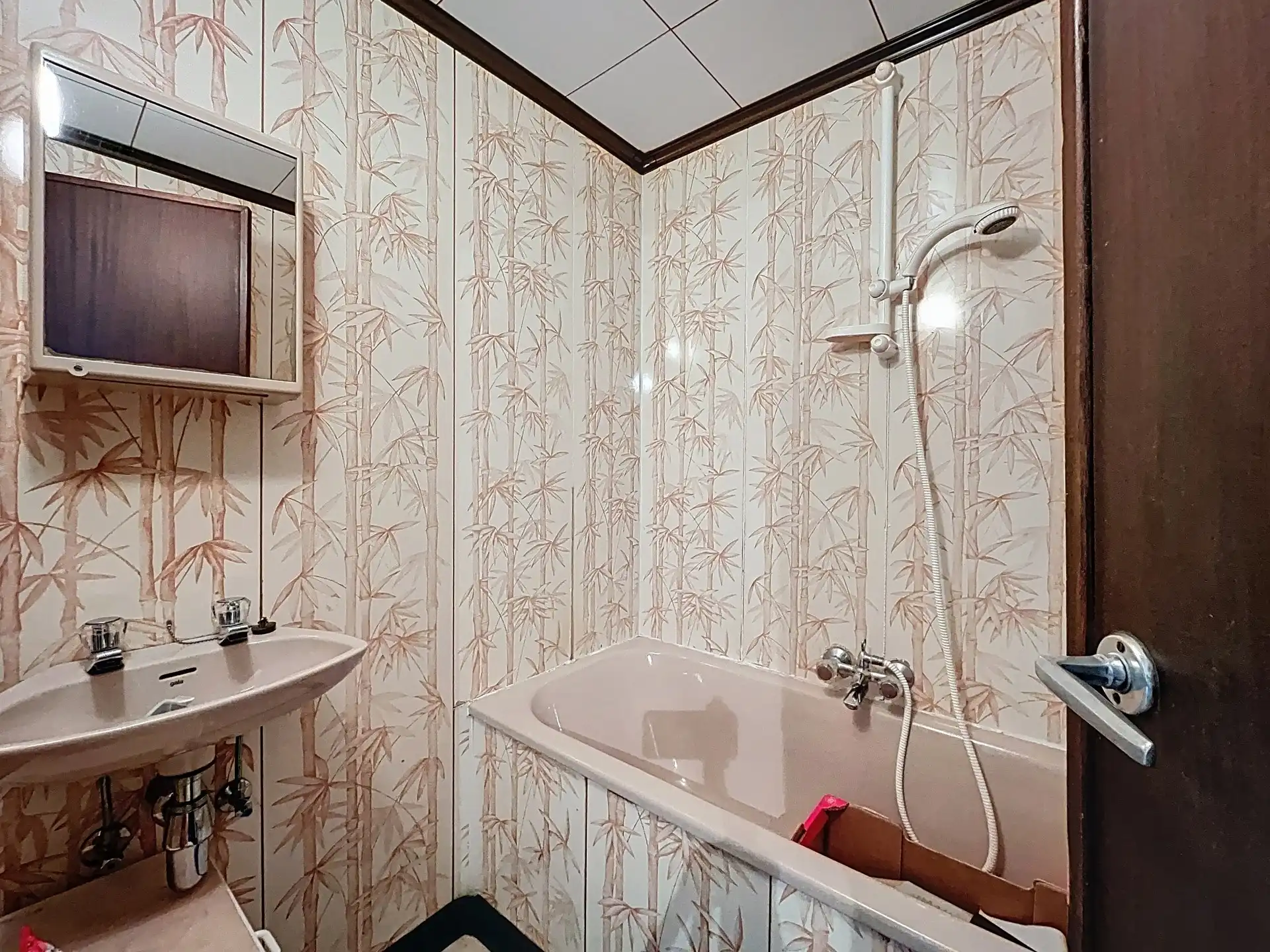 Charmante gezinswoning met garage op perceel van 257m²  foto 8