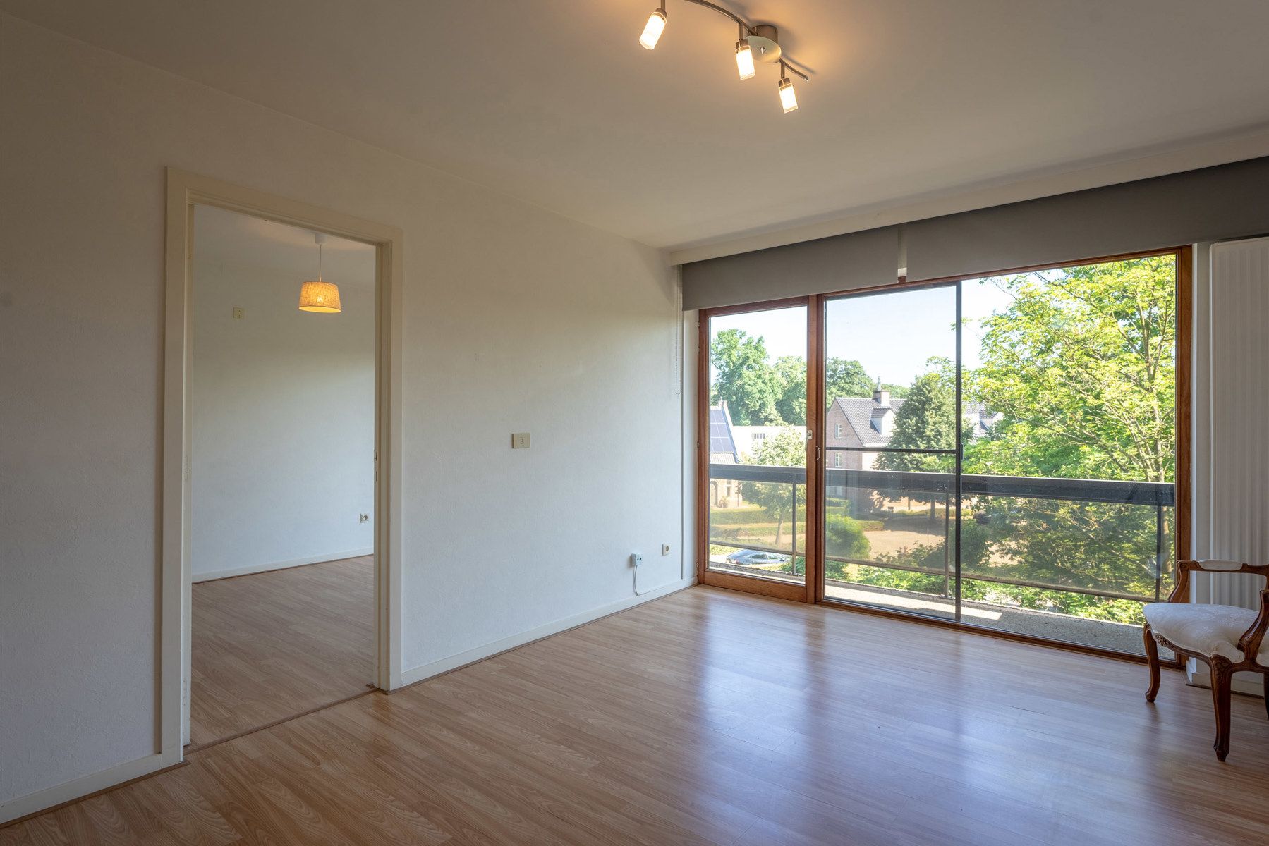 Degelijke serviceflat met terras in Residentie LINDENHOF foto 9