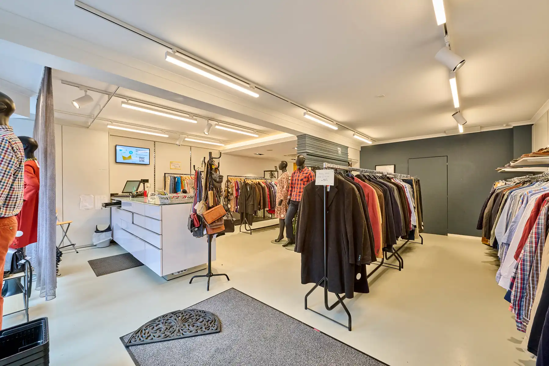 Instapklare handelsruimte in centrum Peer foto 2
