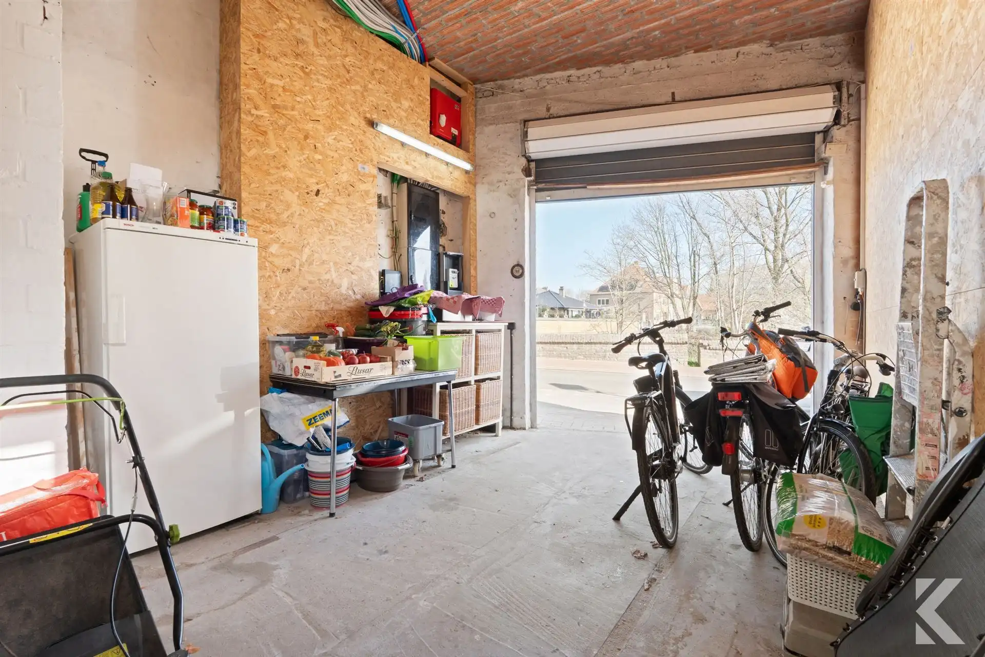 Gigantische, prachtig gerenoveerde woning met garage foto 25