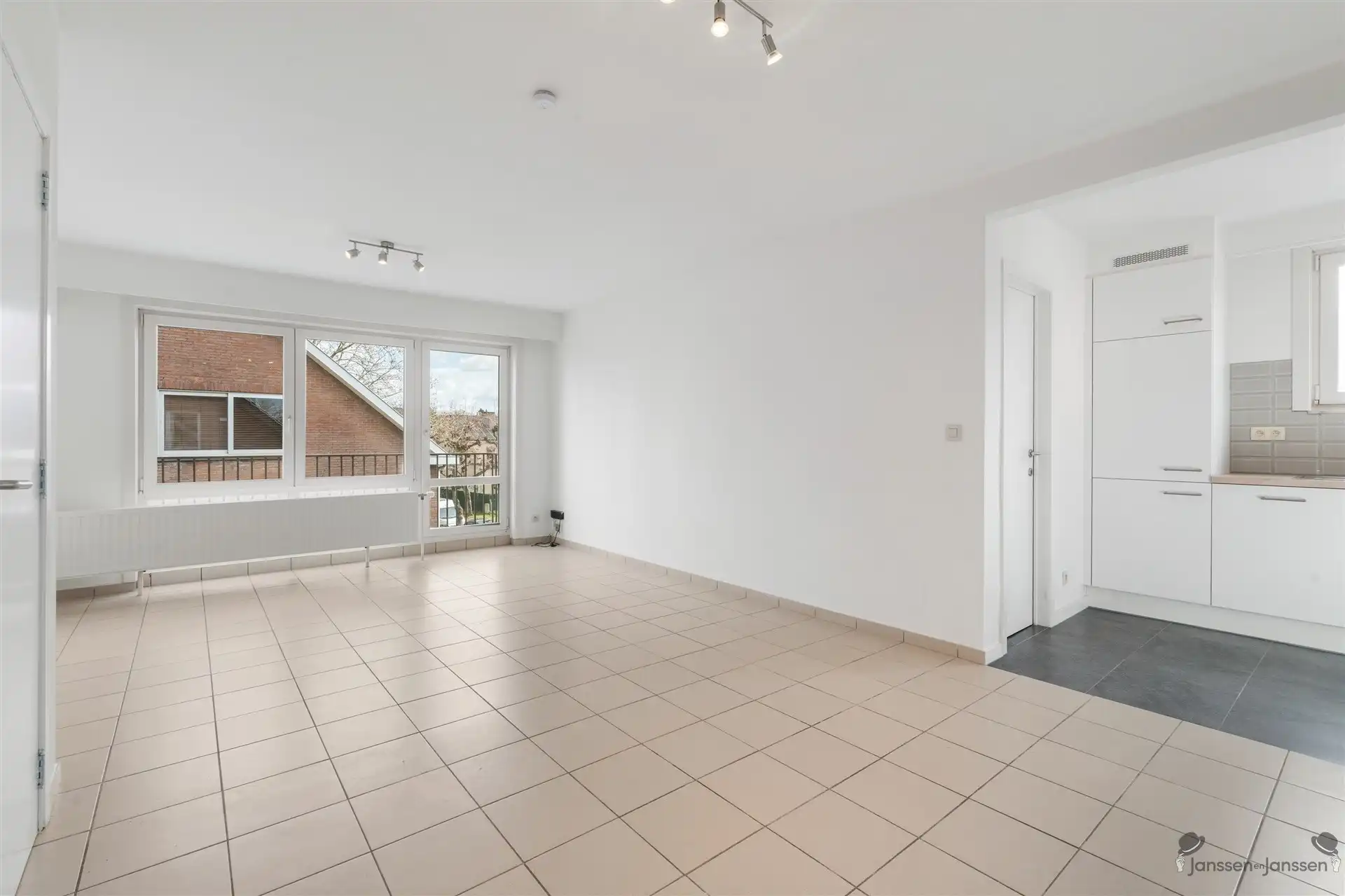 Vers gerenoveerd appartement op toplocatie in Hasselt foto 2