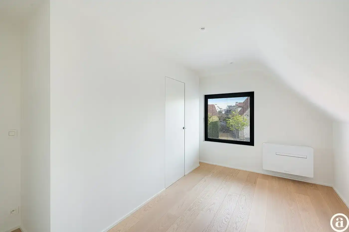 Gerenoveerde villa met 4slaapkamers en grote tuin in Knokke. foto 25