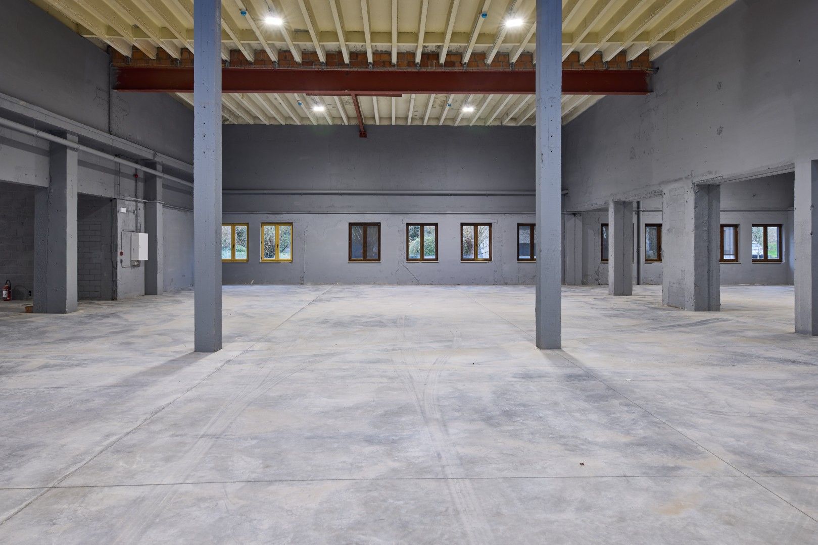 MAGAZIJN UNIT 2 1.400 m2 foto {{pictureIndex}}