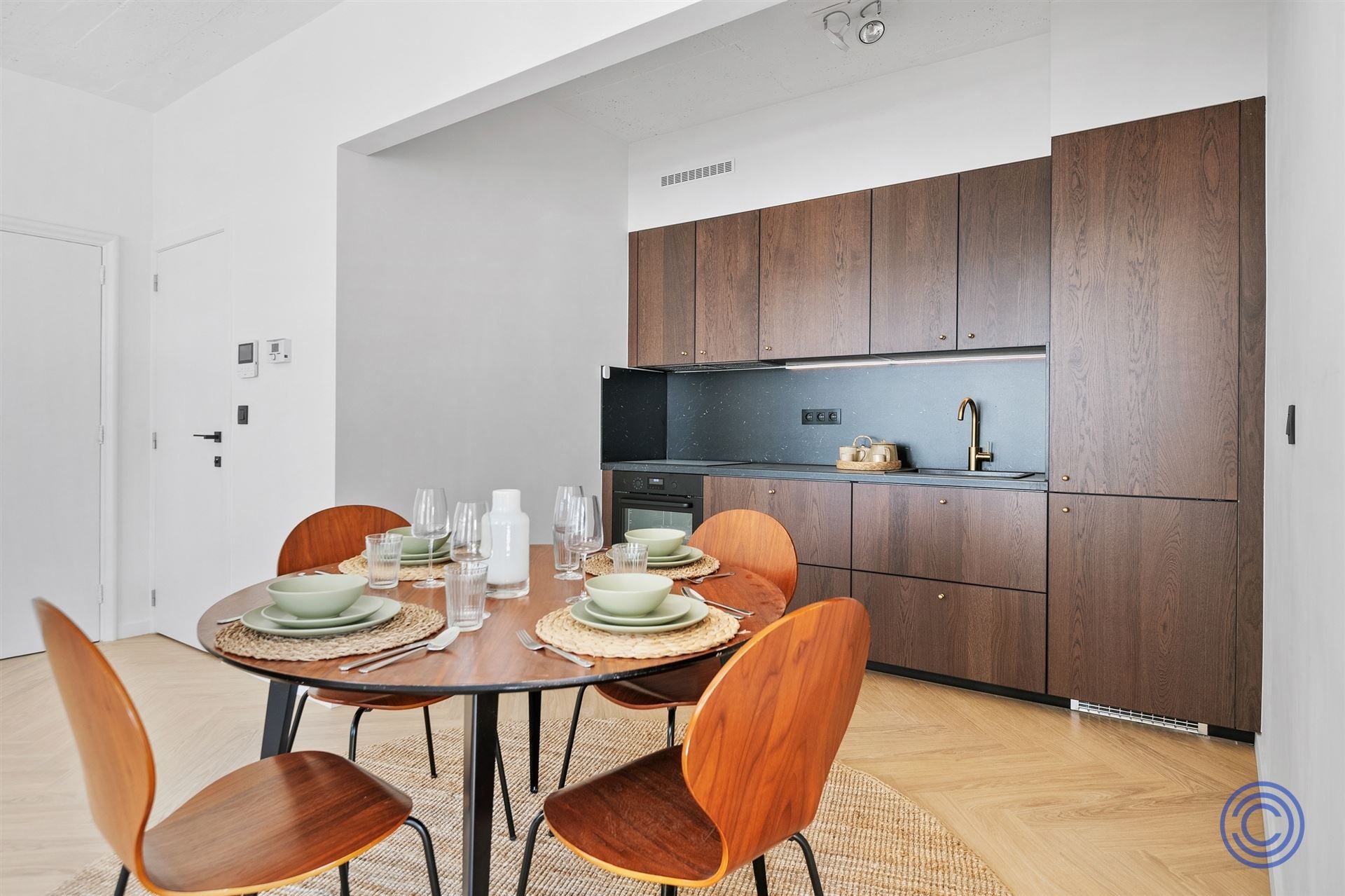Prachtig gerenoveerd appartement op TOP locatie! foto 2