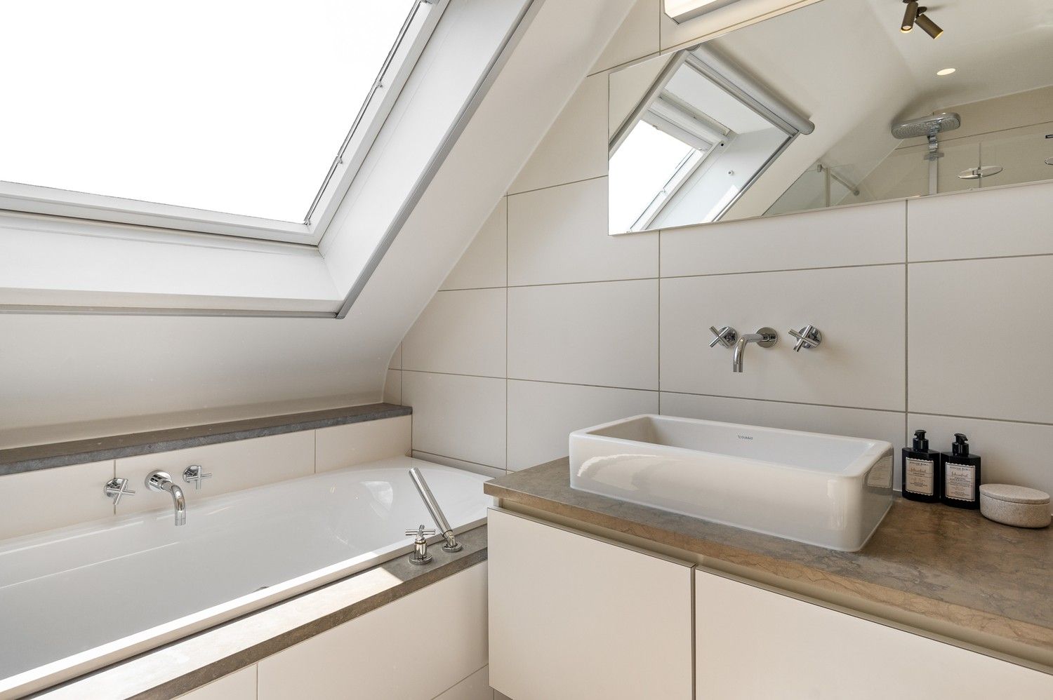 Lichtrijke duplex met royaal dakterras en polyvalente ruimte nabij het Stadspark foto 19