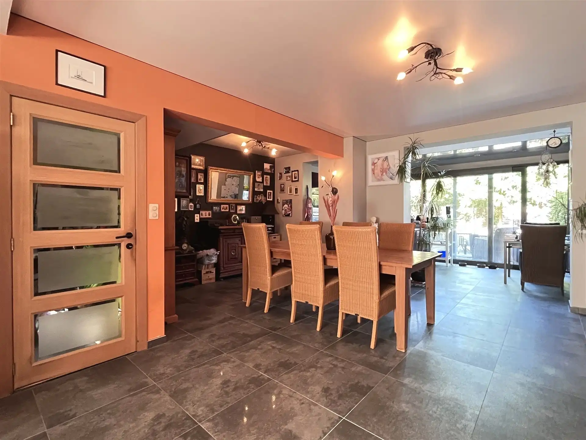 Ruime, verzorgde rijwoning met gezellige tuin!  foto 3