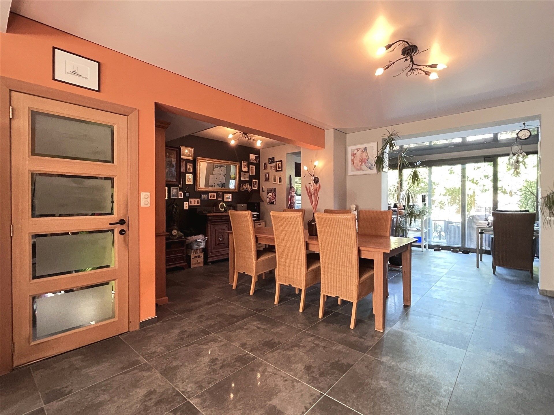 Ruime, verzorgde rijwoning met gezellige tuin!  foto 3