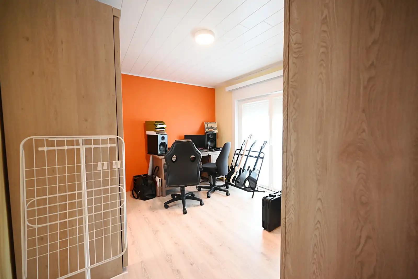 Ruime woning met 3 slaapkamers en carport foto 10