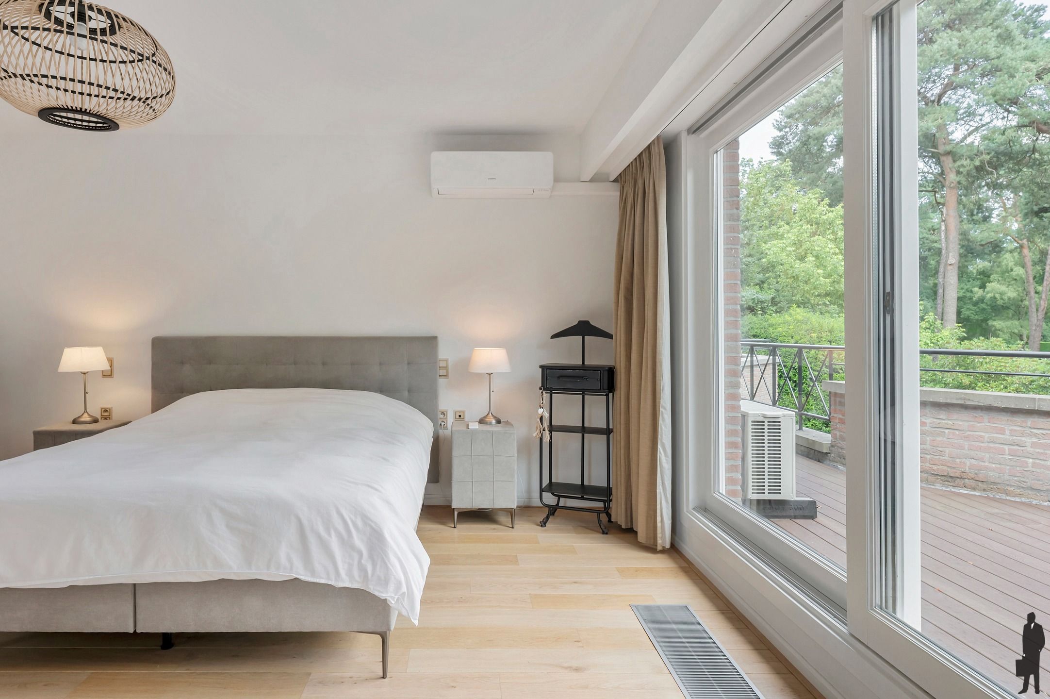 In de residentiële villawijk, De Meersebergen nabij Breda klassieke herenhuis op ca. 2135 m² met uitzicht op "Markdal". foto 26