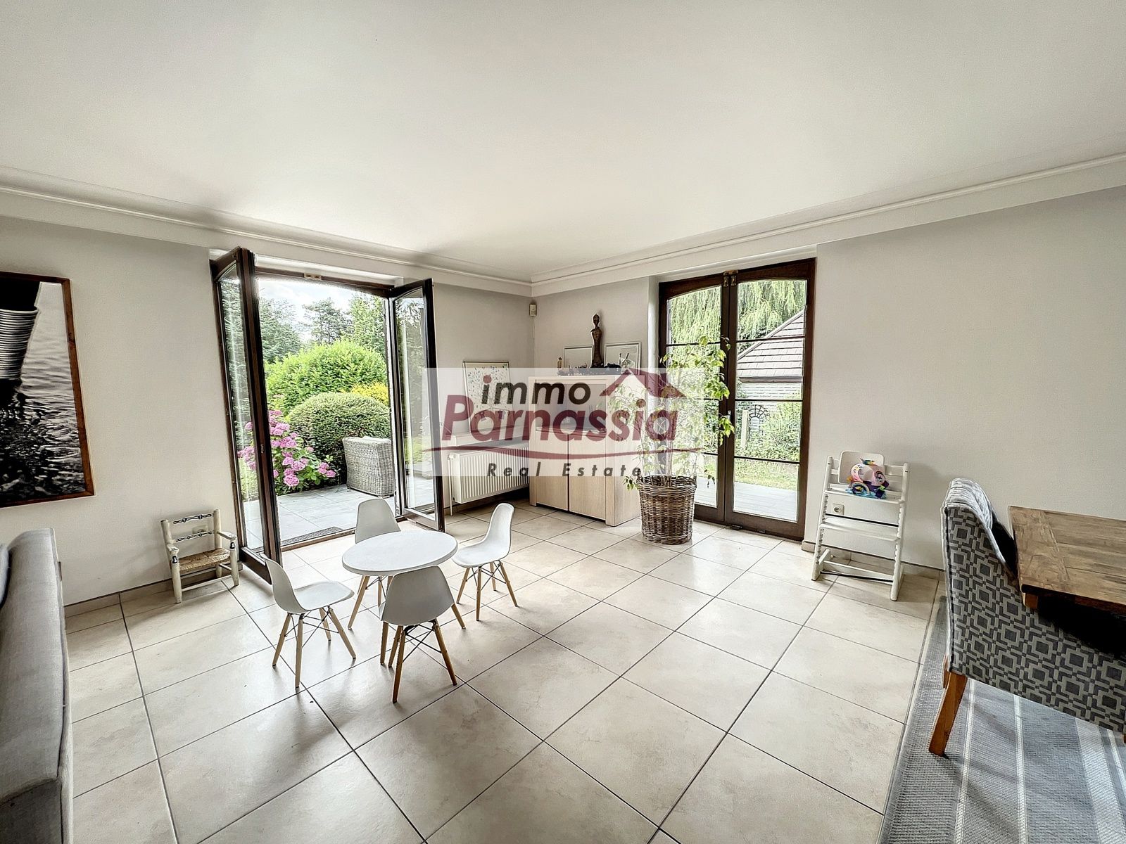 Ruime residentieel gelegen villa nabij de  BSB foto 3