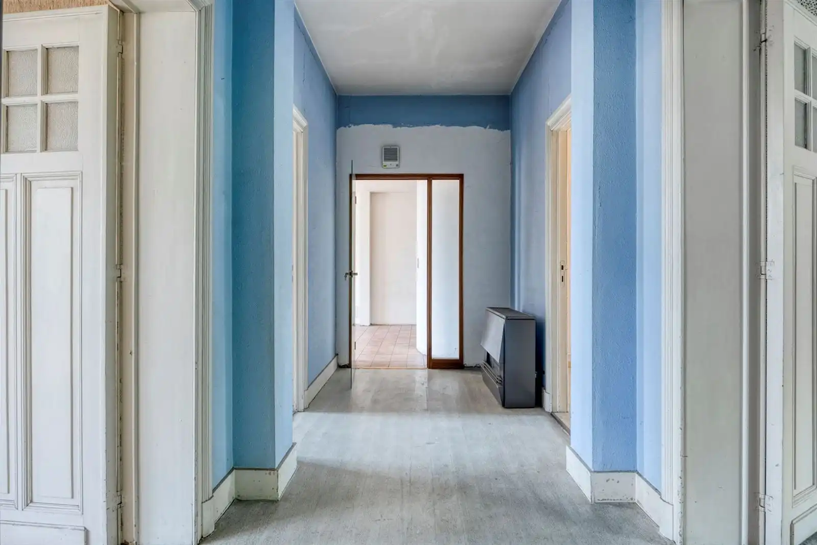 Ruime herenwoning met voormalige dokterspraktijk foto 19