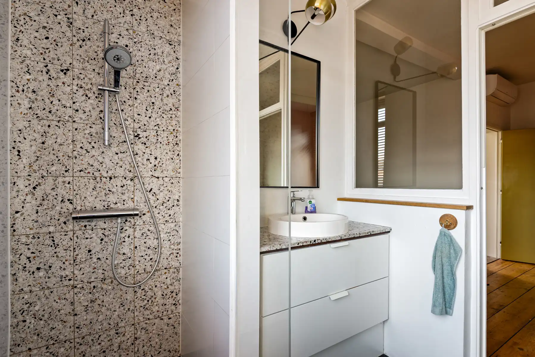 Top gerenoveerde woning met dakterras in centrum 2060 foto 18