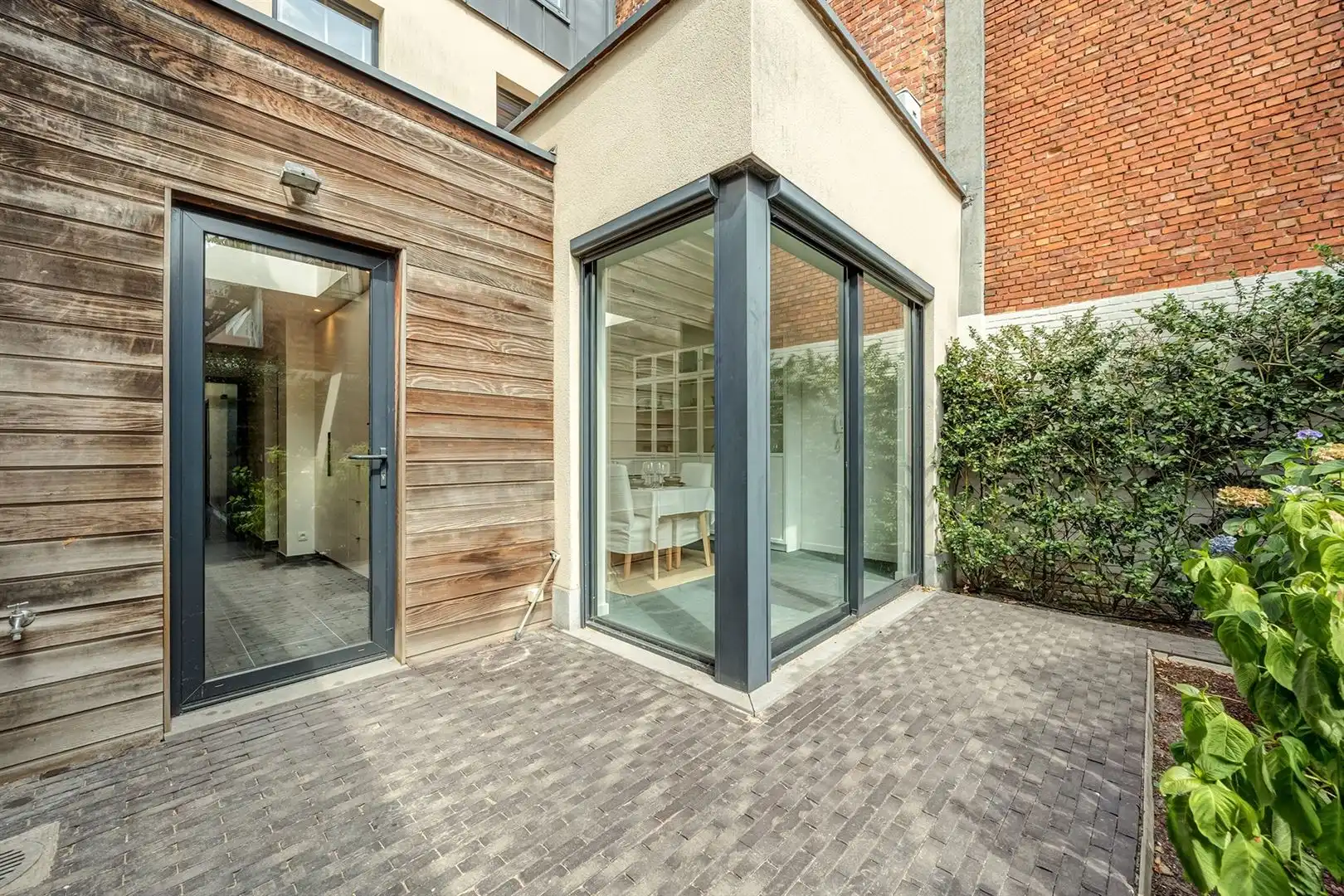 Instapklare herenwoning met privéparking, zonnepanelen en zuidgerichte patio foto 29