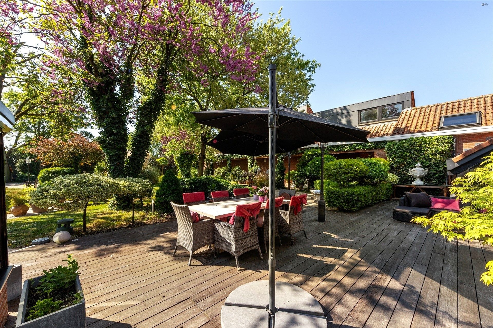 Stijlvolle en hoogwaardig afgewerkte villa met bijgebouw op fantastische locatie op perceel van 1784 m² foto 65