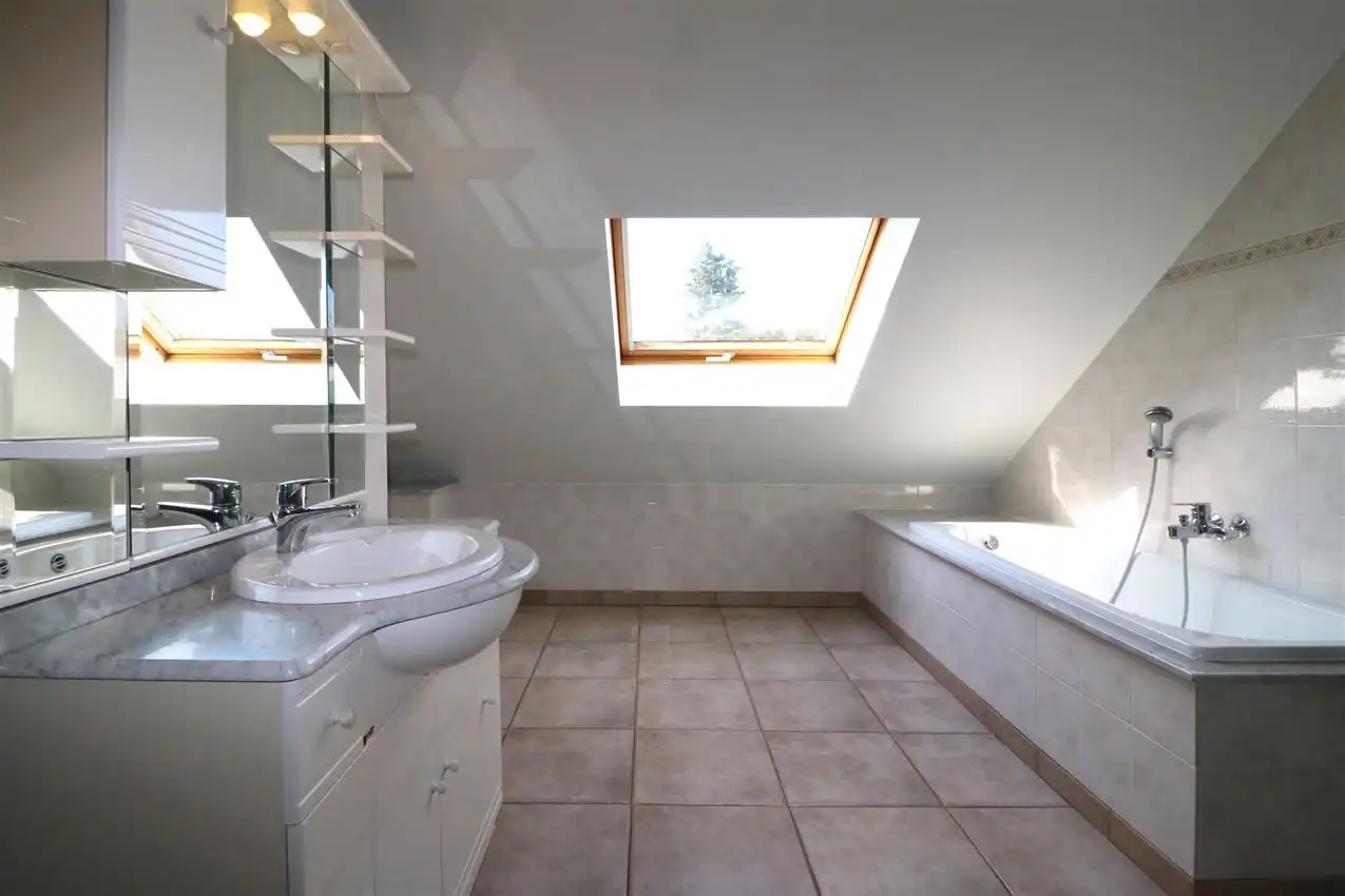 Gusting gelegen woning met 3 slp, garage en tuin foto 21