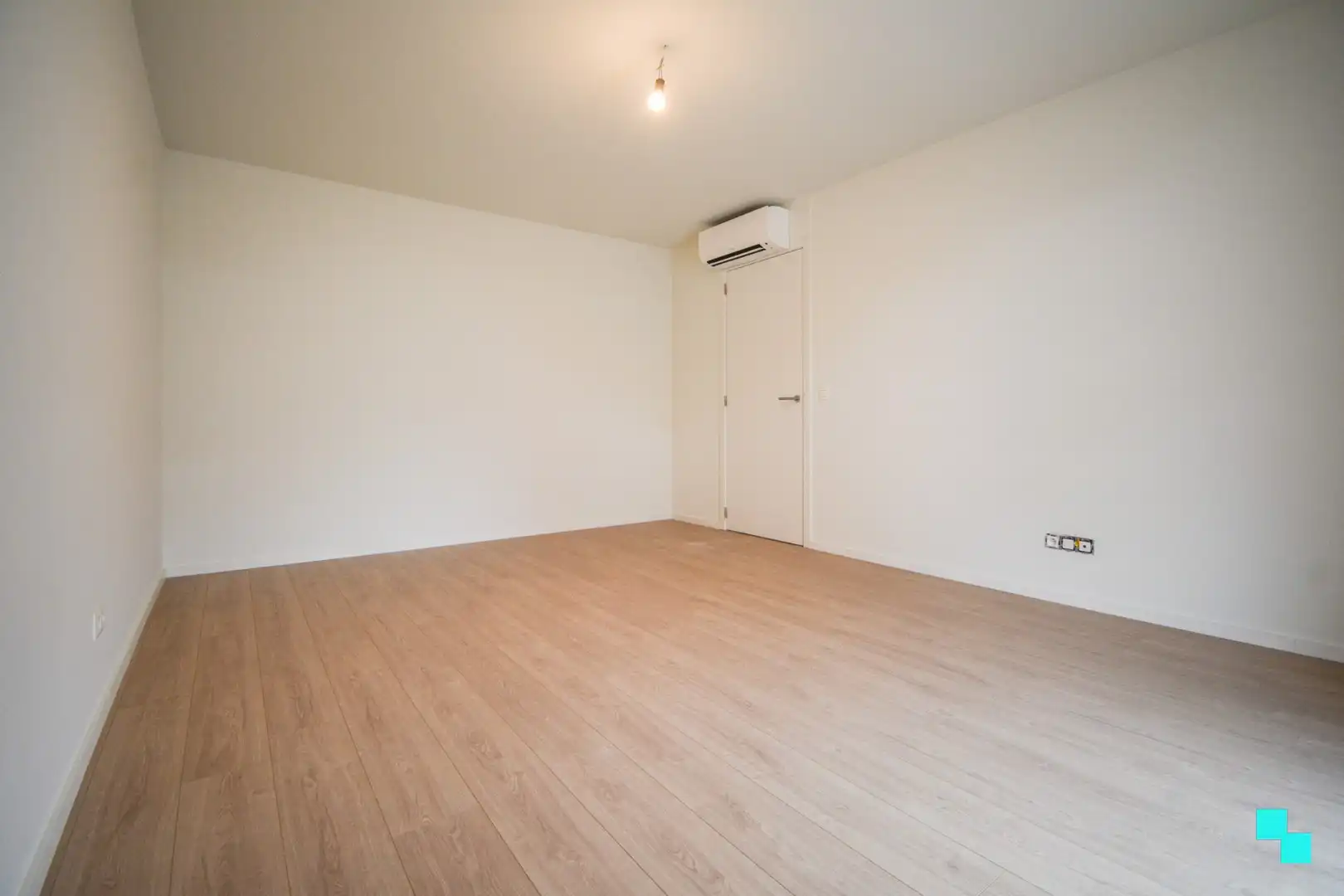 Volledig afgewerkte nieuwbouwwoning met carport te Sleihage foto 17