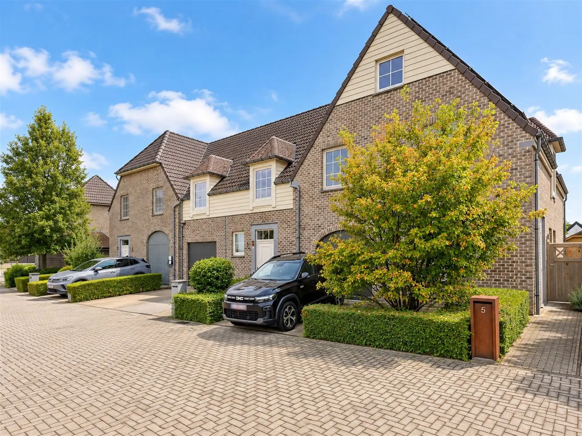 Charmante 2-gevel woning in perfecte staat foto 2