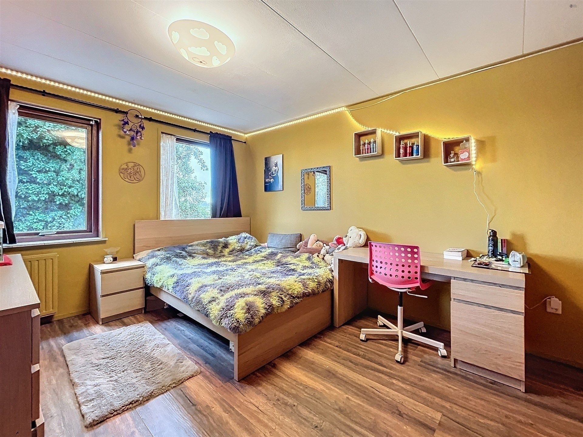 PRACHTIG GELEGEN HOEVE met bijgebouw, paardenstallen, binnenpiste en weiden op 18.385m² foto 21