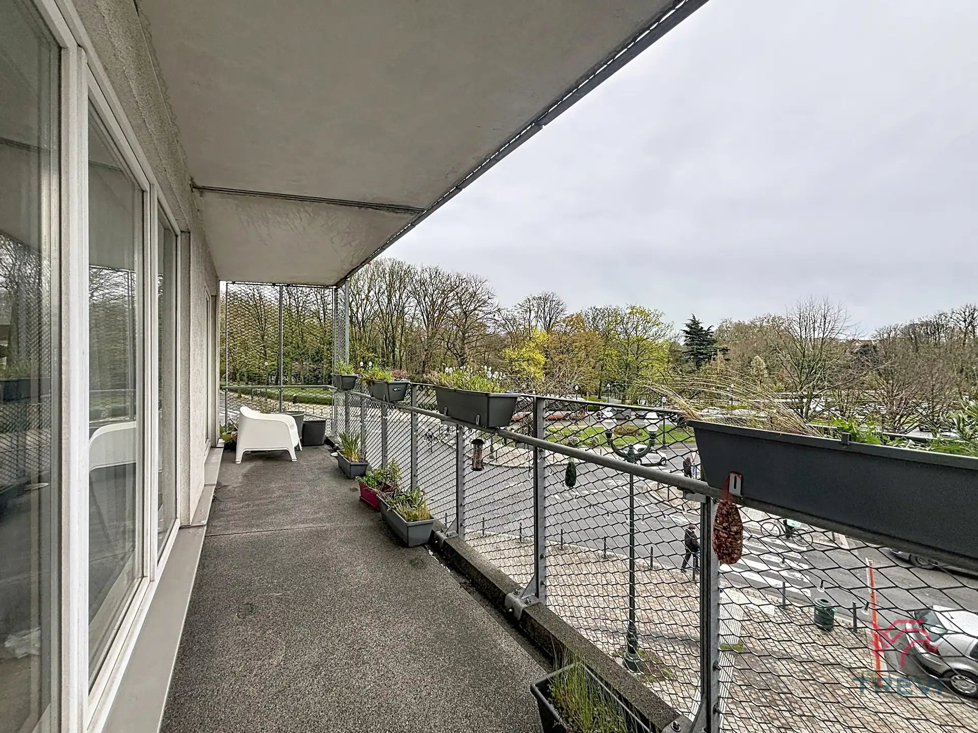 Mooi ongemeubileerd appartement met 3 slaapkamers foto 4