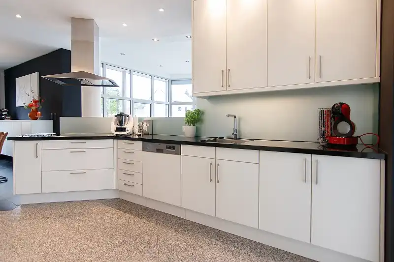 Knap afgewerkte, energiezuinige en ruime woning met vier slaapkamers, guesthouse/praktijkruimte op een centrale (maar toch bosrijke!) locatie te As foto 10