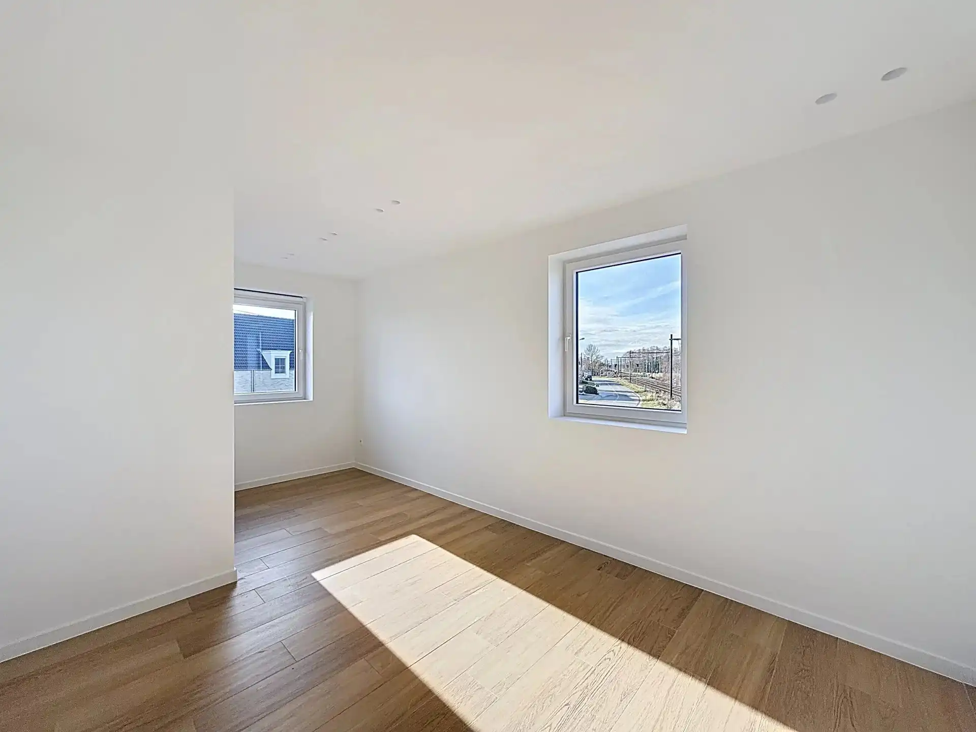 Energiezuinige nieuwbouw woning met 3 slaapkamers en 2 badkamers en omheinde tuin foto 15