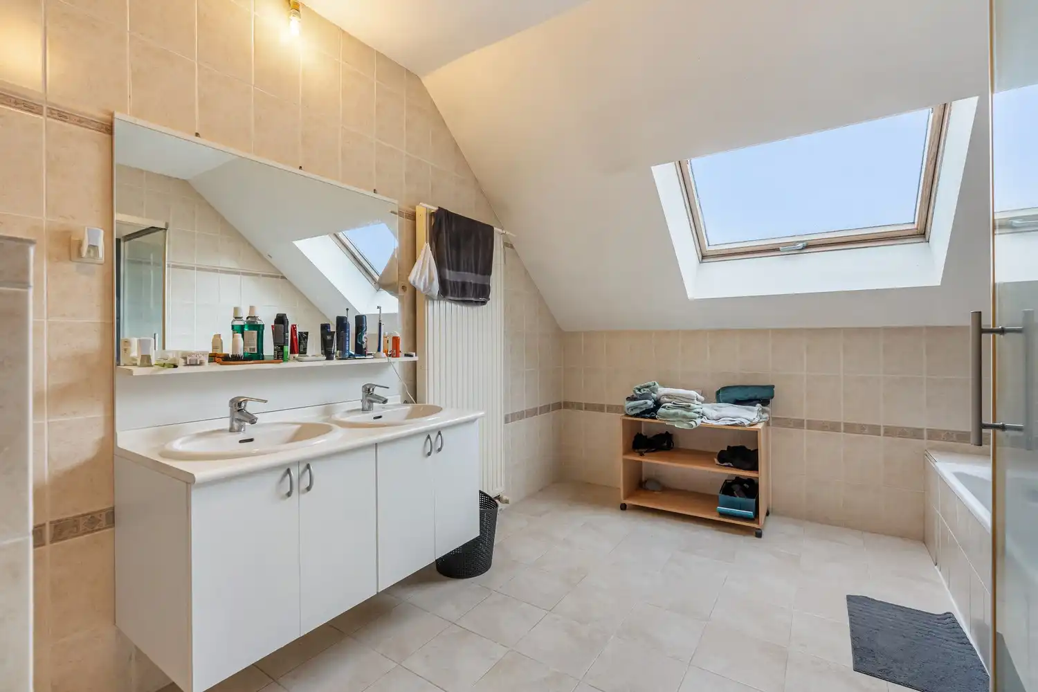 Eengezinswoning met 4 slaapkamers, dubbele garage en zuidoost gerichte tuin in Halmaal foto 10