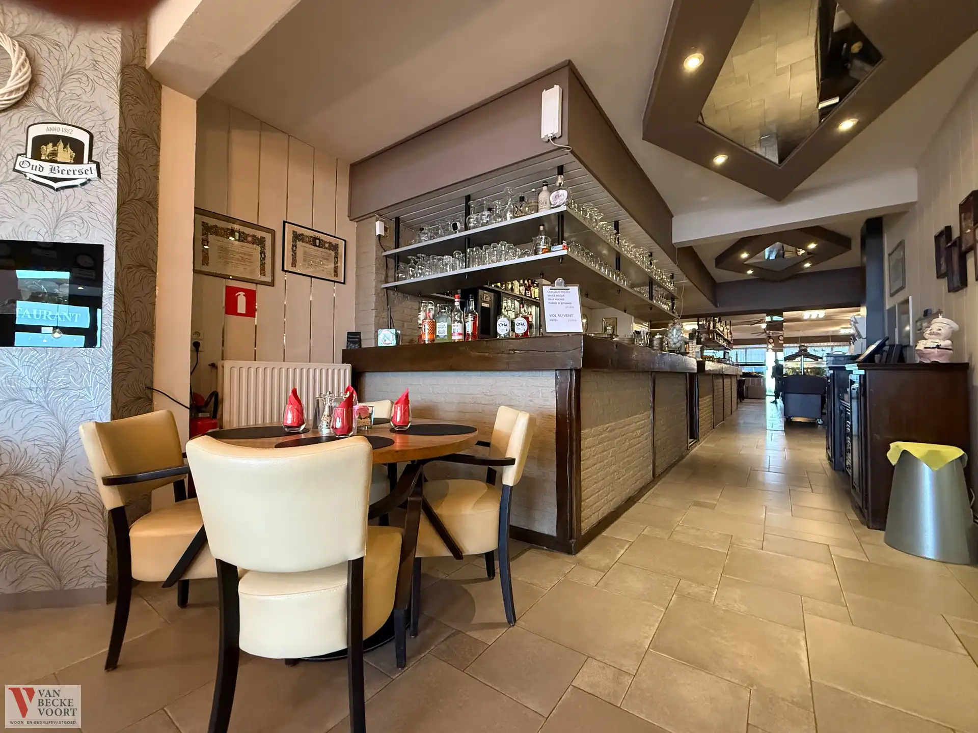 Handelsgelijkvloers 197m² + kelder foto 6