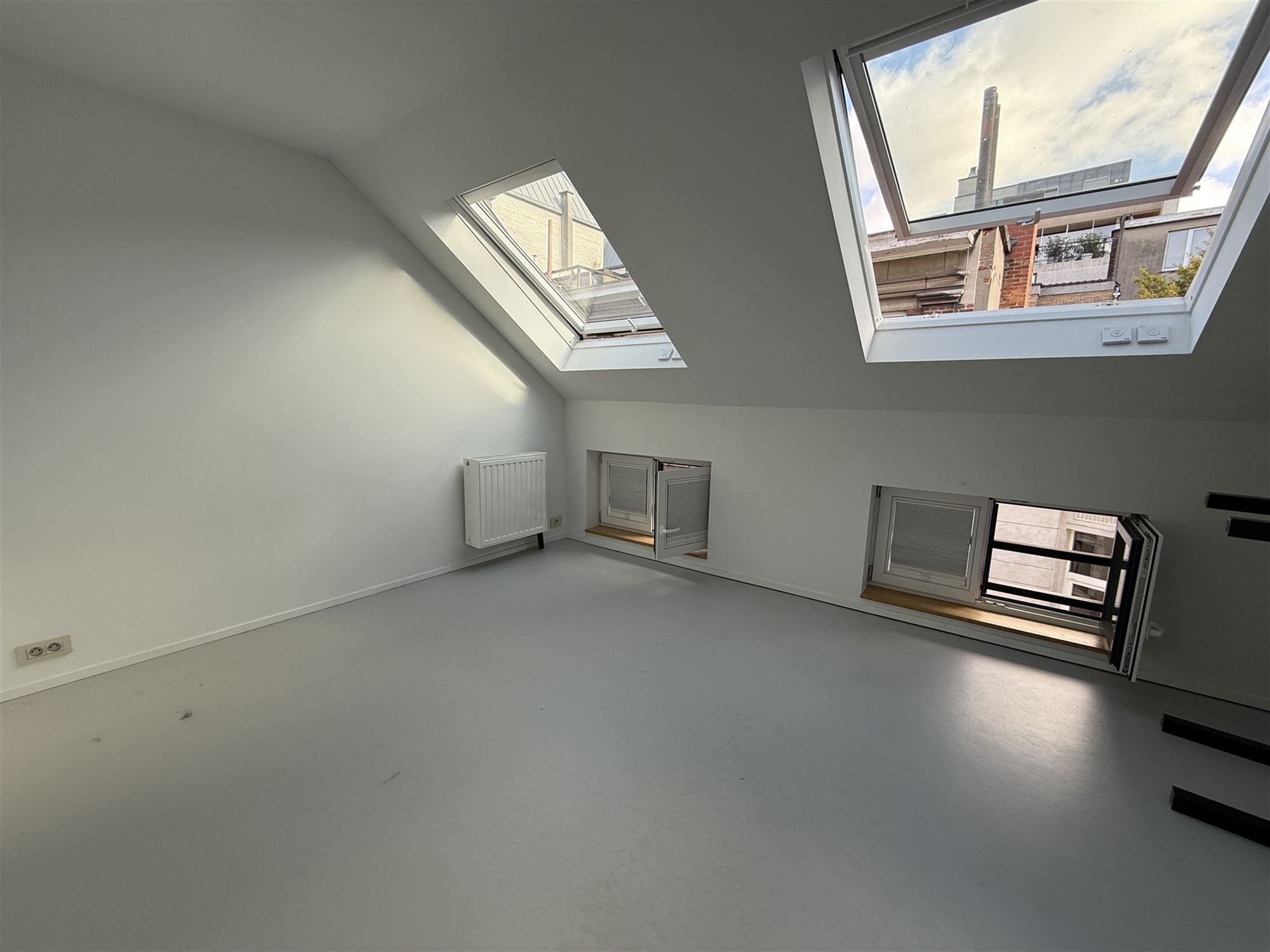 Ruim 3 slaapkamer appartement in centrum Brussel foto 8