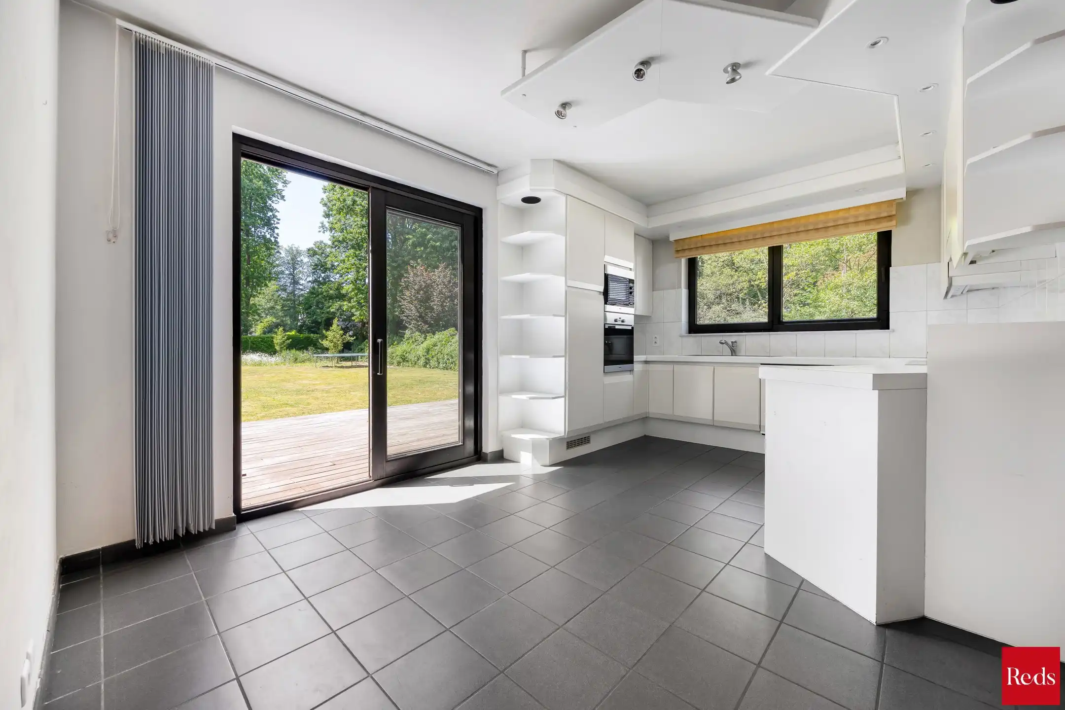 Villa met zwembad omringd door natuur en maximale privacy foto 10