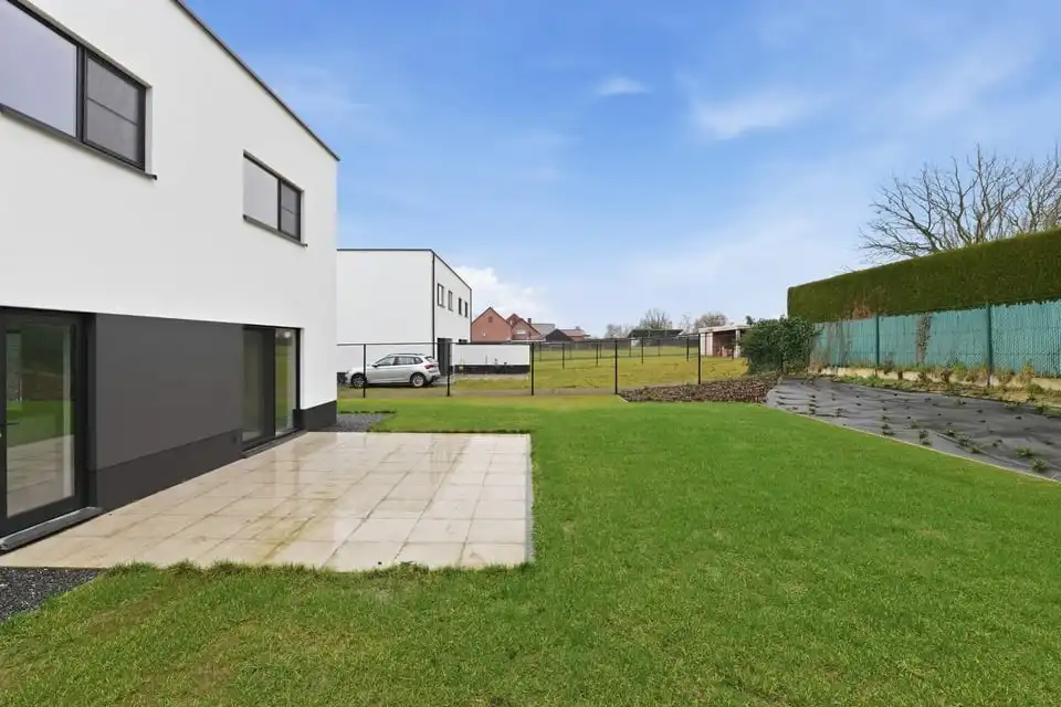 KNAPPE NIEUWBOUWWONING IN MODERNE STIJL foto 30