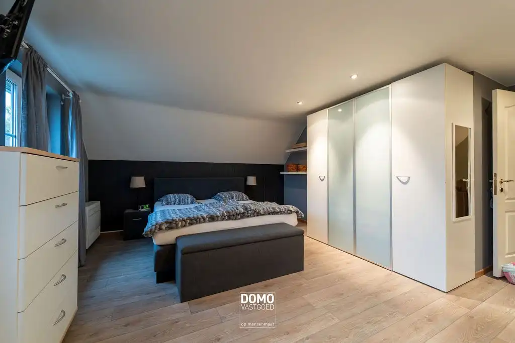 WARME GEZINSWONING VAN 262 M² MET PRACHTIGE TUIN IN HARTJE KORTESSEM  foto 14