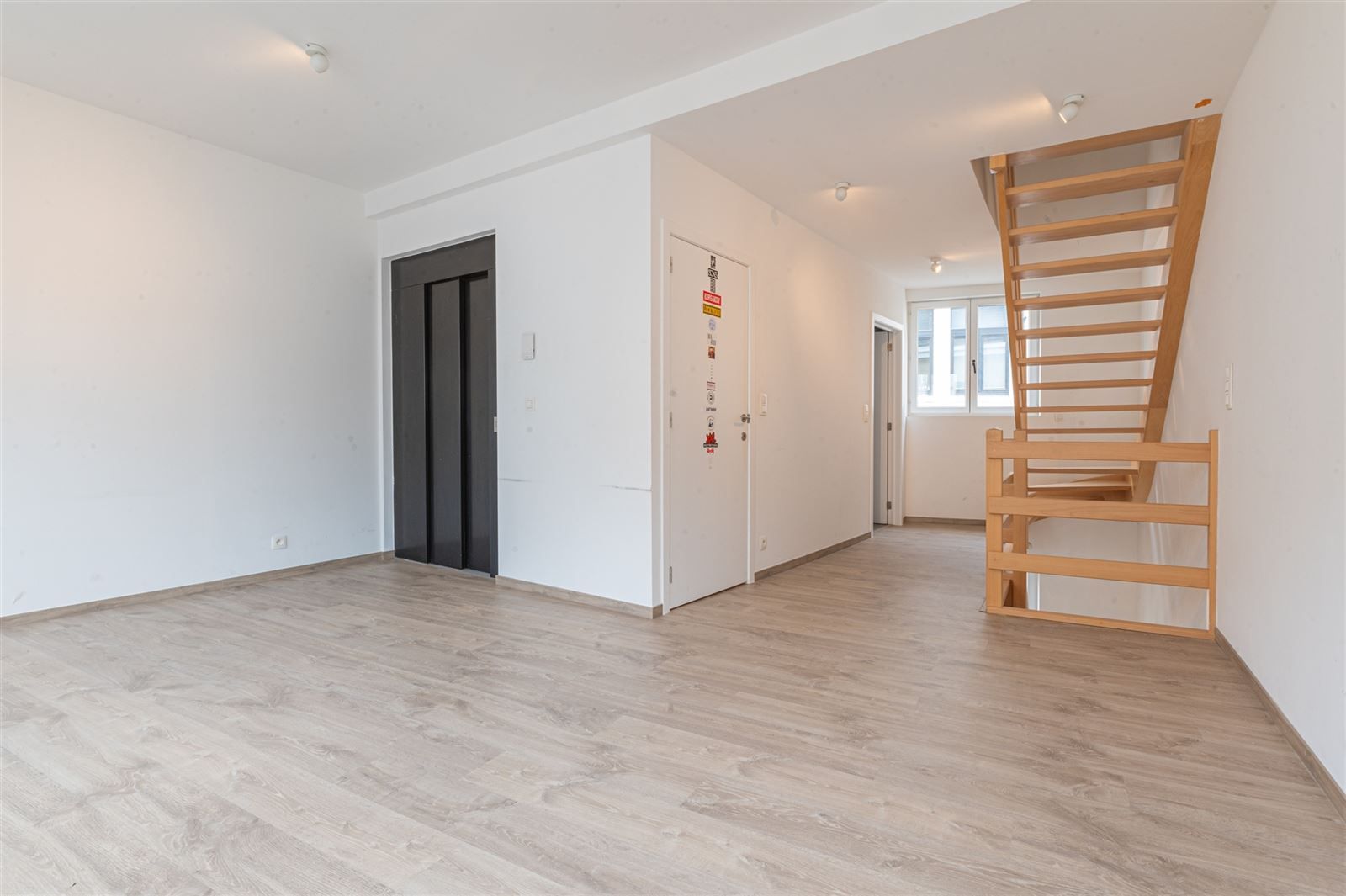 Opbrengstenwoning en handelsruimte foto 10