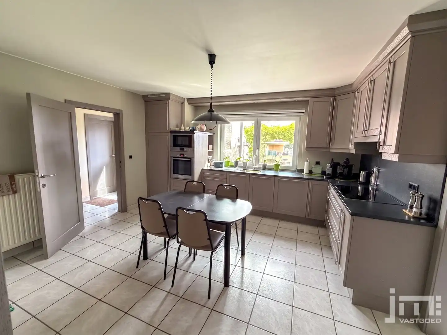 Energiezuinige woning op een ruim perceel foto 6