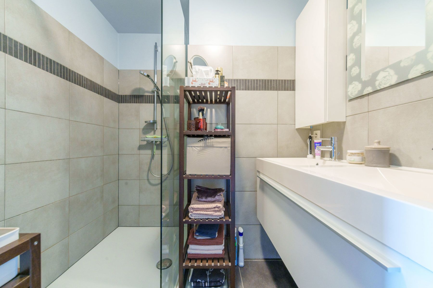 Instapklaar app mogelijkheid tot huren van autostaanplaats. foto 7