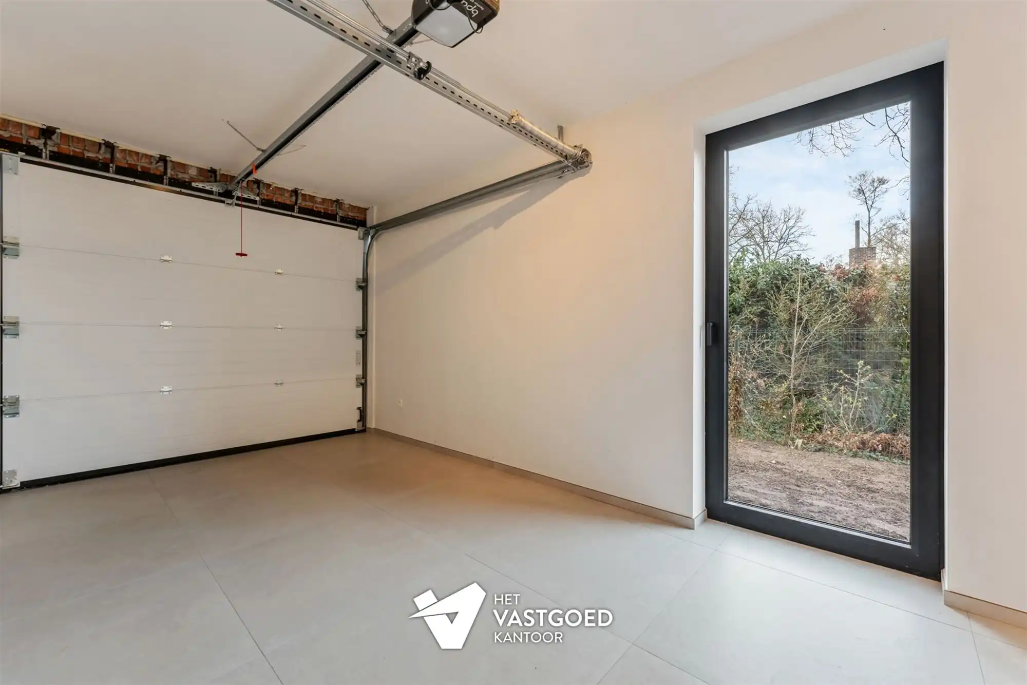 VOLLEDIG AFGEWERKTE NIEUWBOUWWONING OP CENTRALE LIGGING TE BERINGEN foto 7
