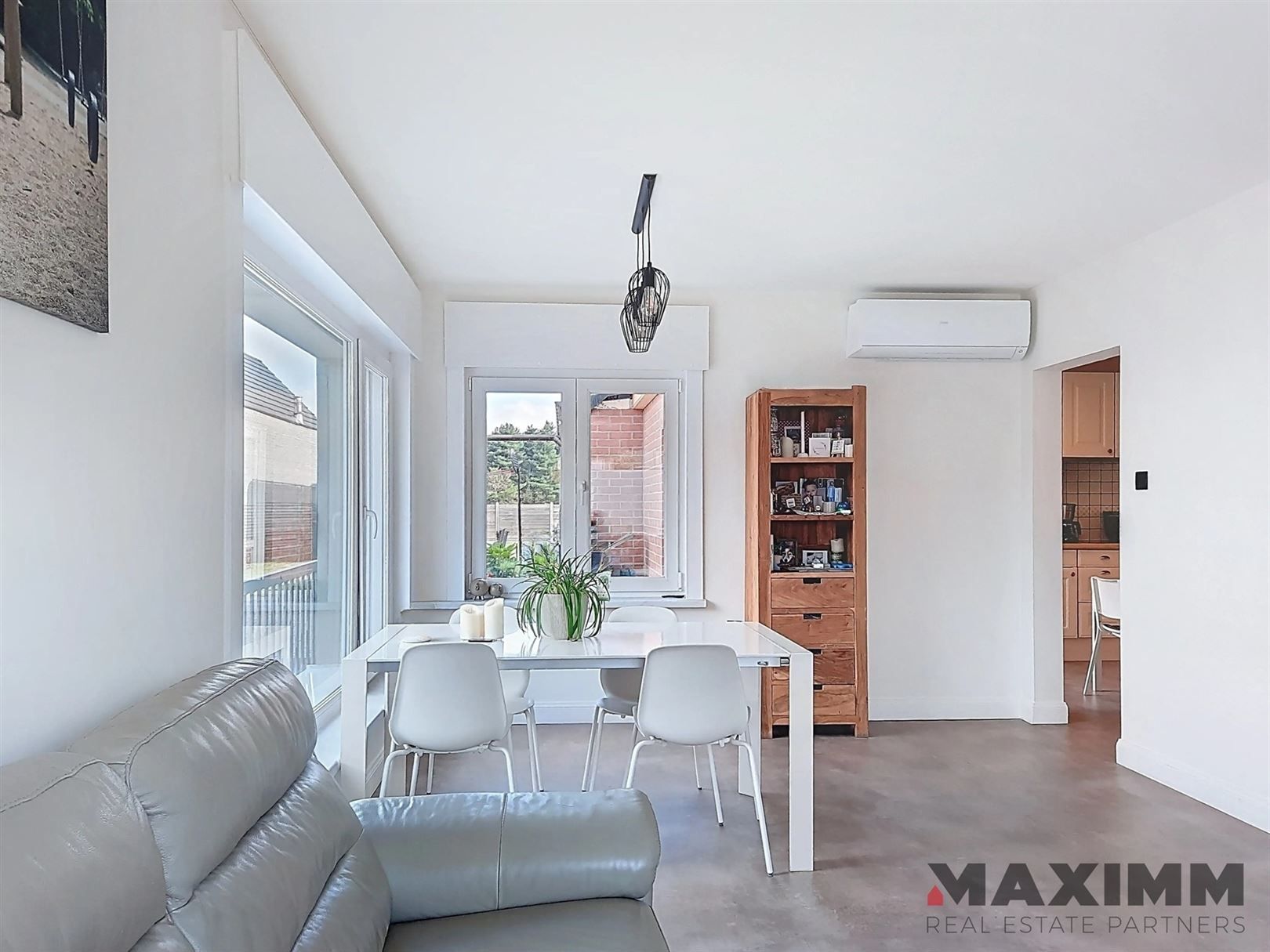 Doe nu uw voordeel, koop dit gerenoveerde huis met EPC label A aan registratierechten Ontwijk zo het dure BTW tarief voor energiezuinige nieuwbouw.  foto {{pictureIndex}}