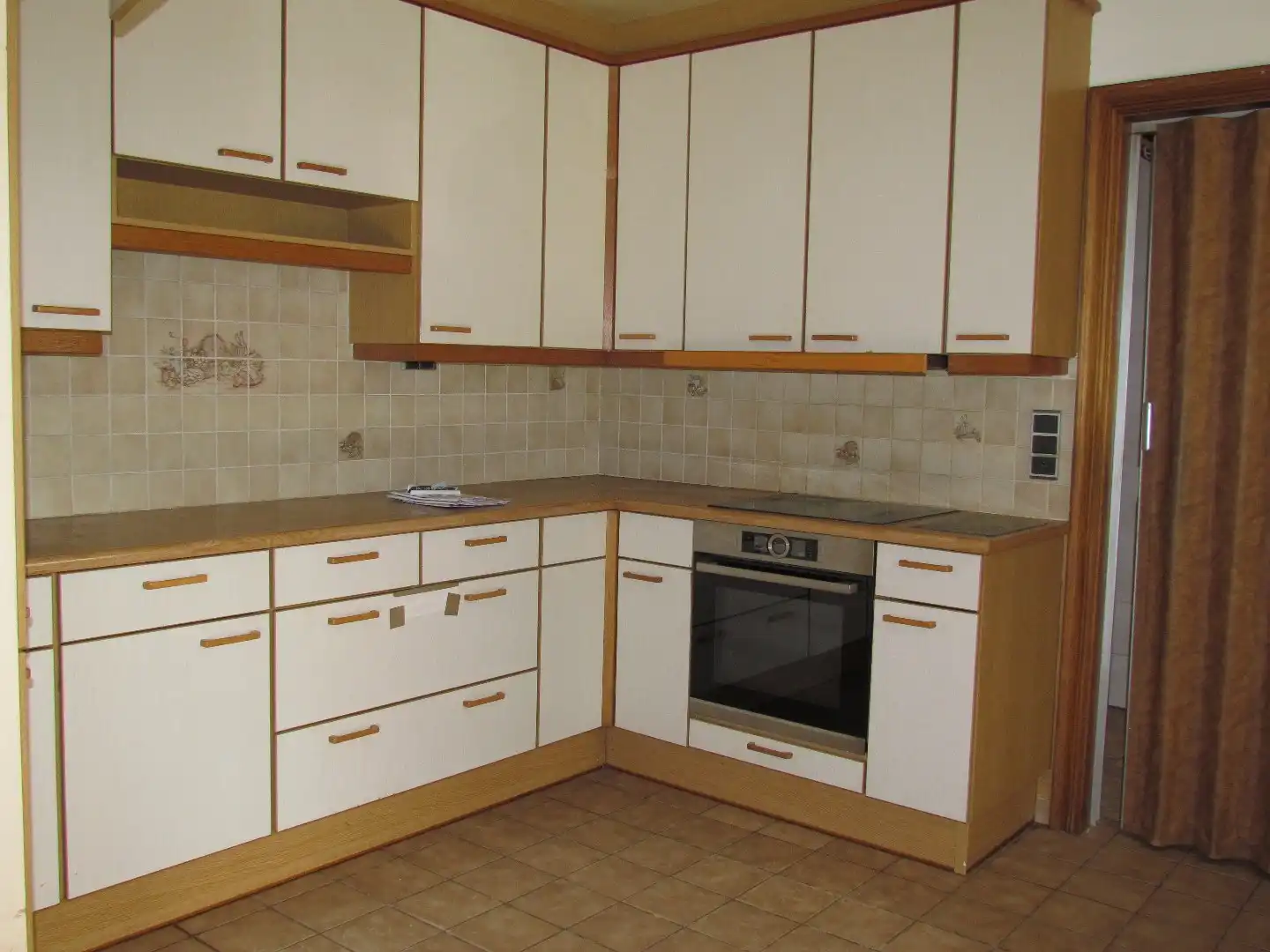 GOEDGELEGEN HOB MET VEEL LICHTINVAL foto 5