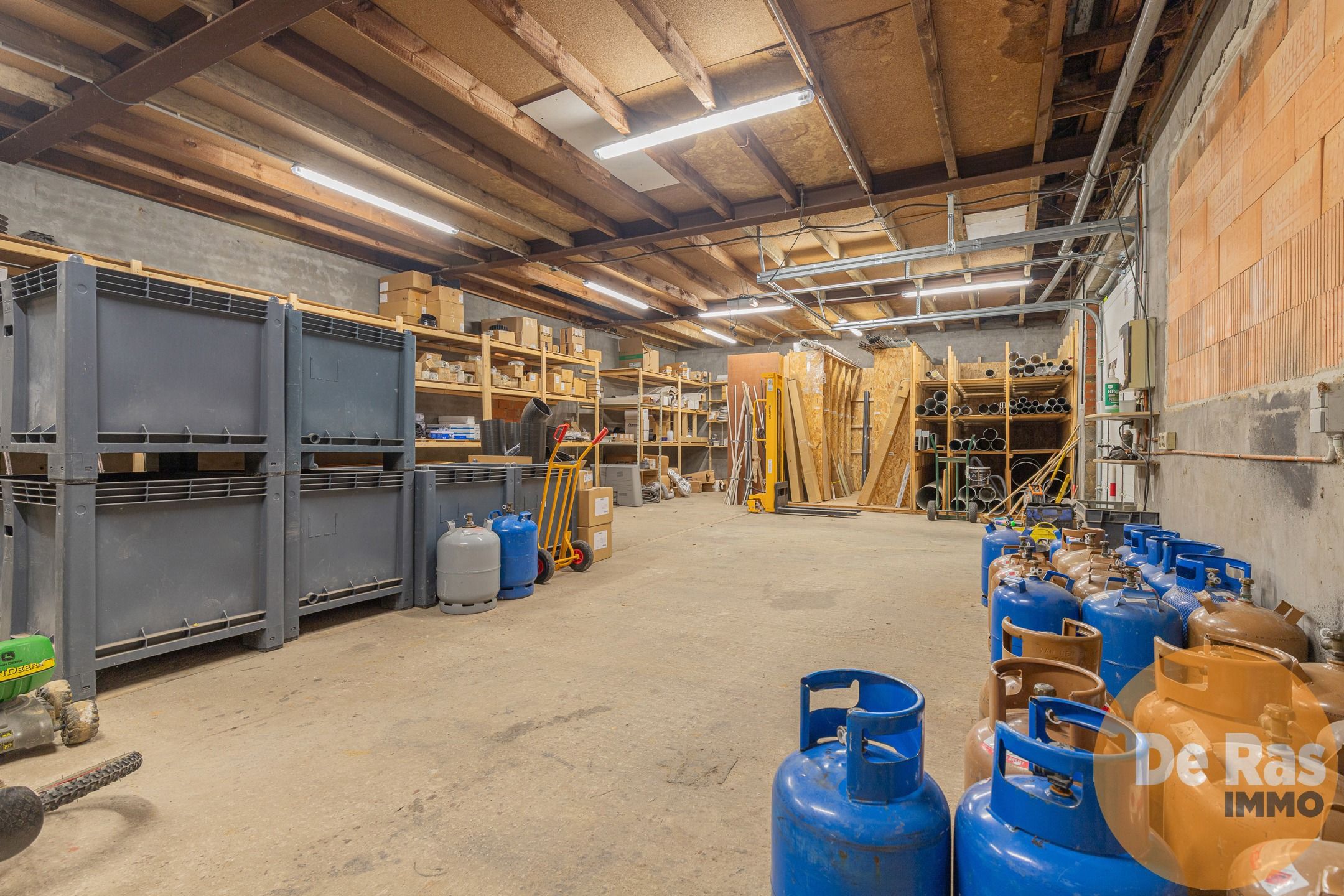 NIEUWERKERKEN- Bungalow met 4 slaapkamers en loods van 110m² foto 27