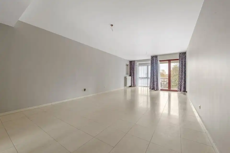 RUIM APPARTEMENT MET UITZONDERLIJK TERRAS VAN +50M² IN SINT-TRUIDEN foto 6