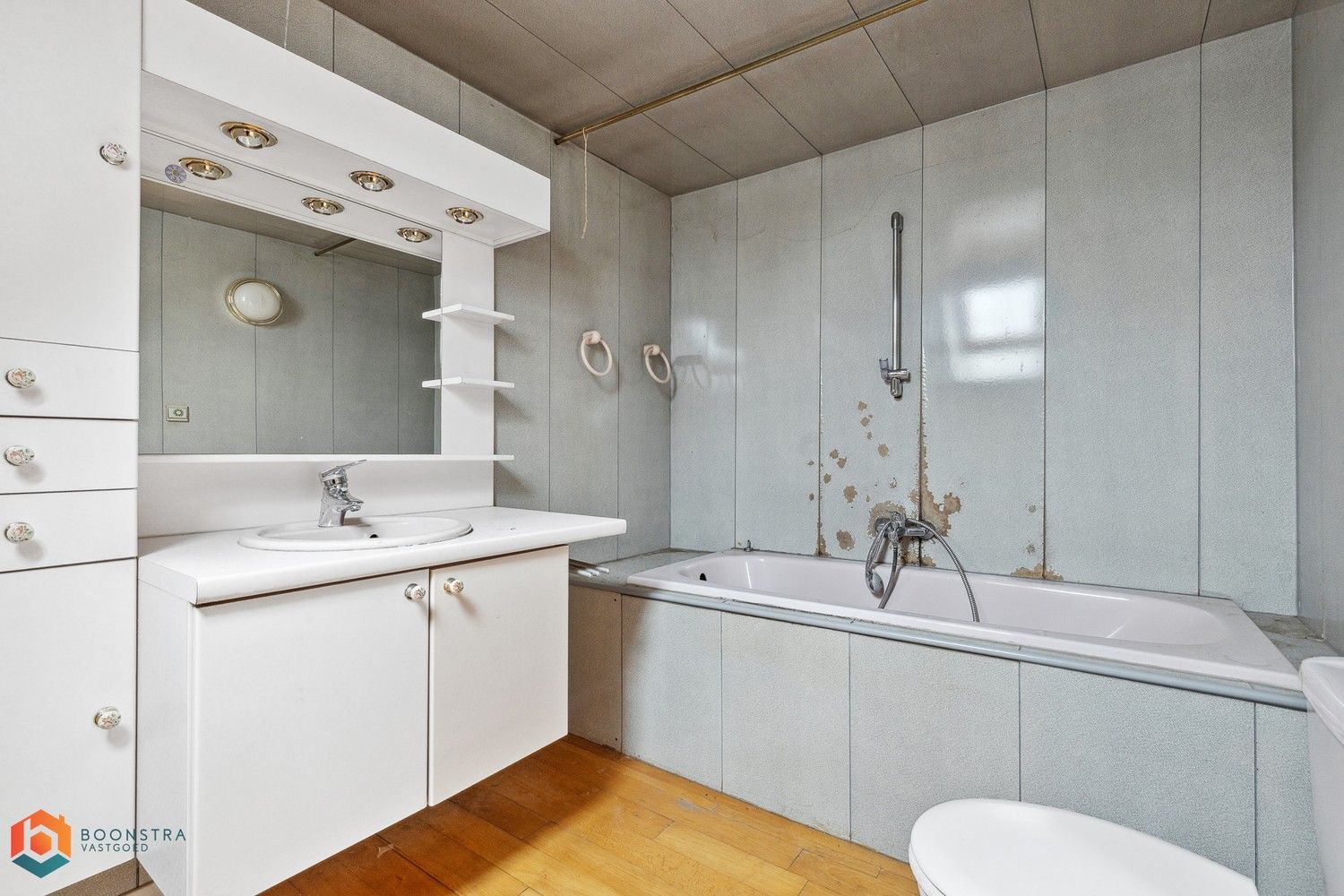 Te renoveren handelsgelijkvloers met woonst in het centrum van Itegem foto 20