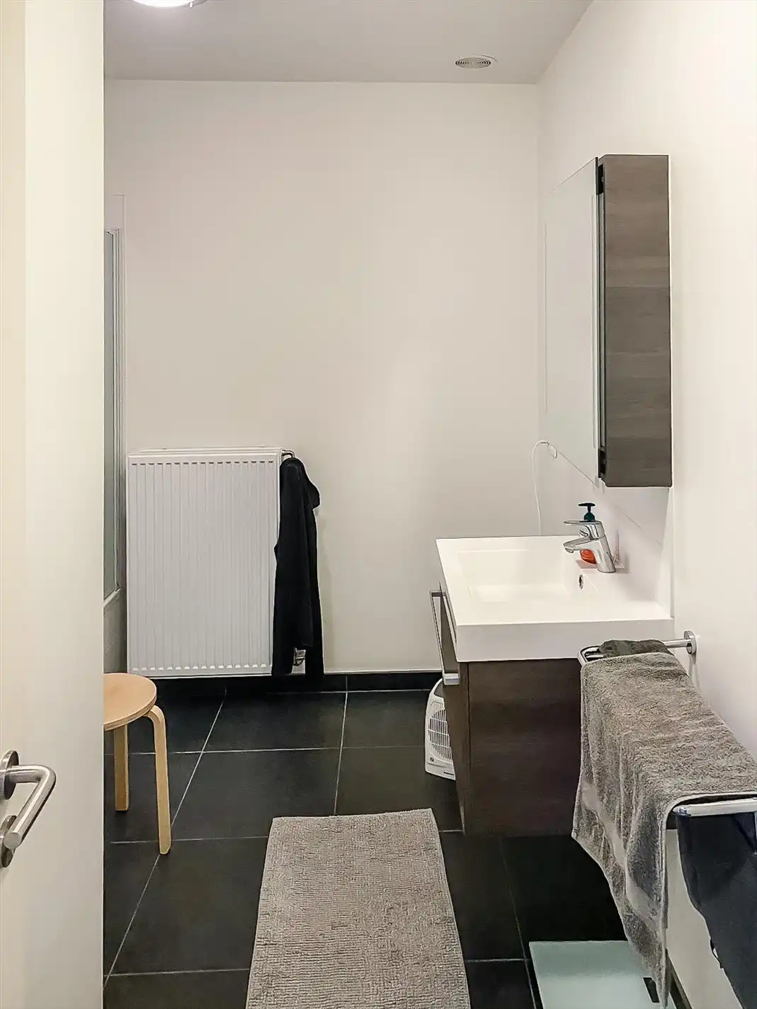 Gemeubeld appartement met terras in hartje Leuven foto 11