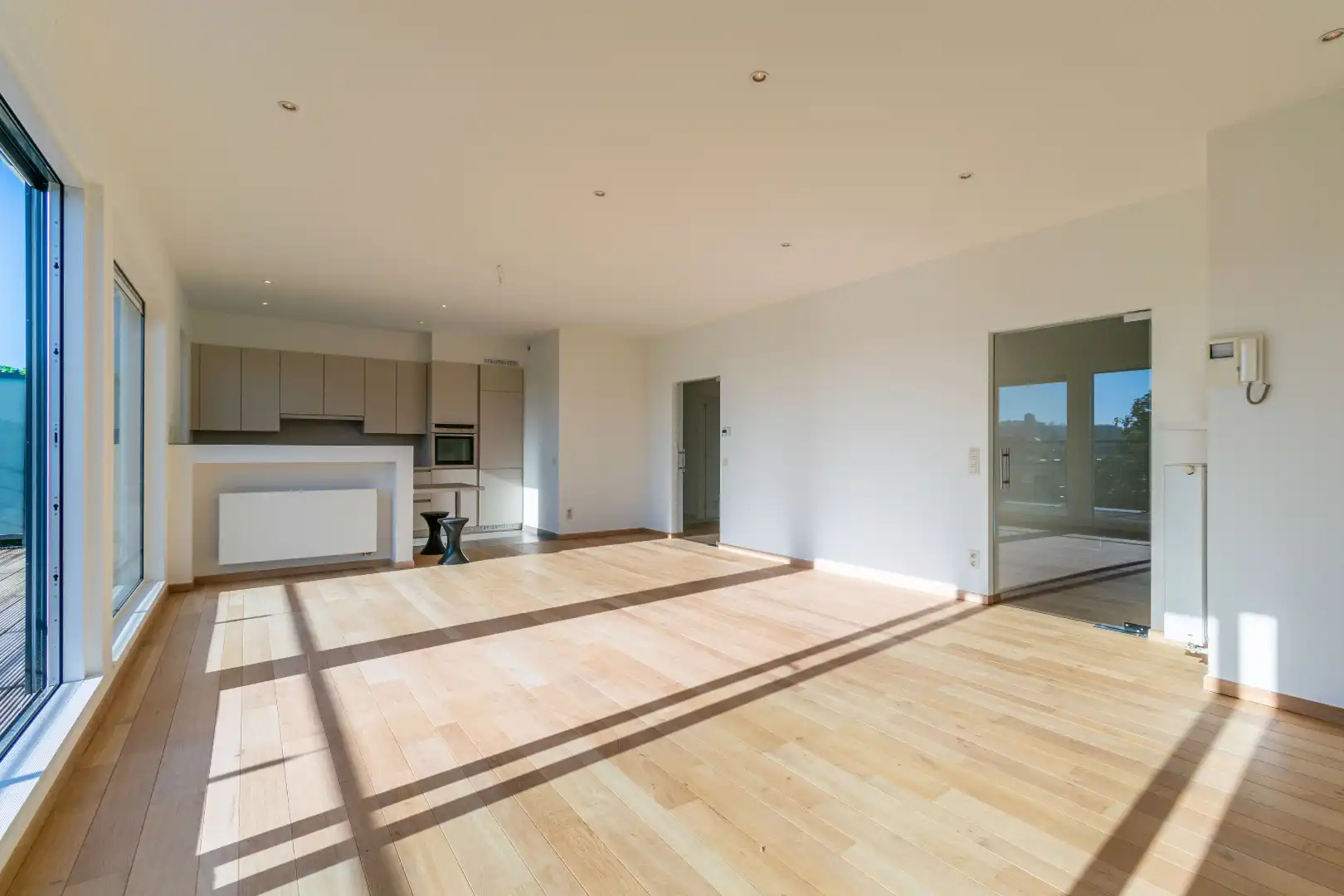 LICHTRIJKE PENTHOUSE MET 2 PANORAMISCHE TERRASSEN ! foto 6