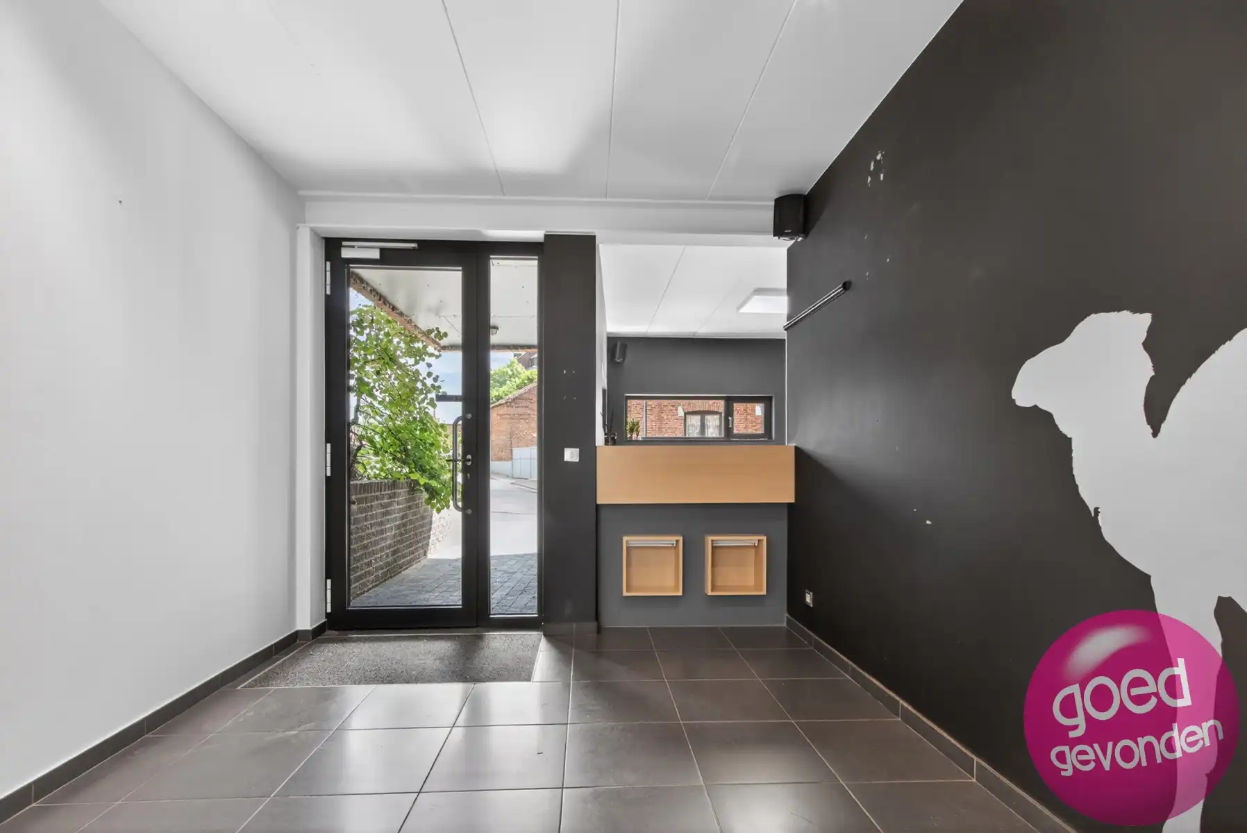 HANDEL-KANTOOR 140 M² - INSTAPKLAAR - PARKING  foto 4