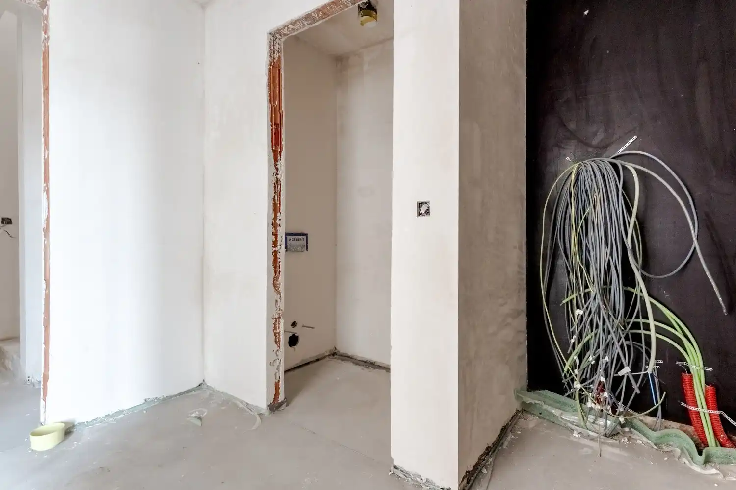 Charmante halfopen woning te koop in Leopoldsburg - 3 slaapkamers, 1 badkamer, ruime keuken en 2 toiletten op 396 m², volledig gerenoveerd in 2026! foto 5