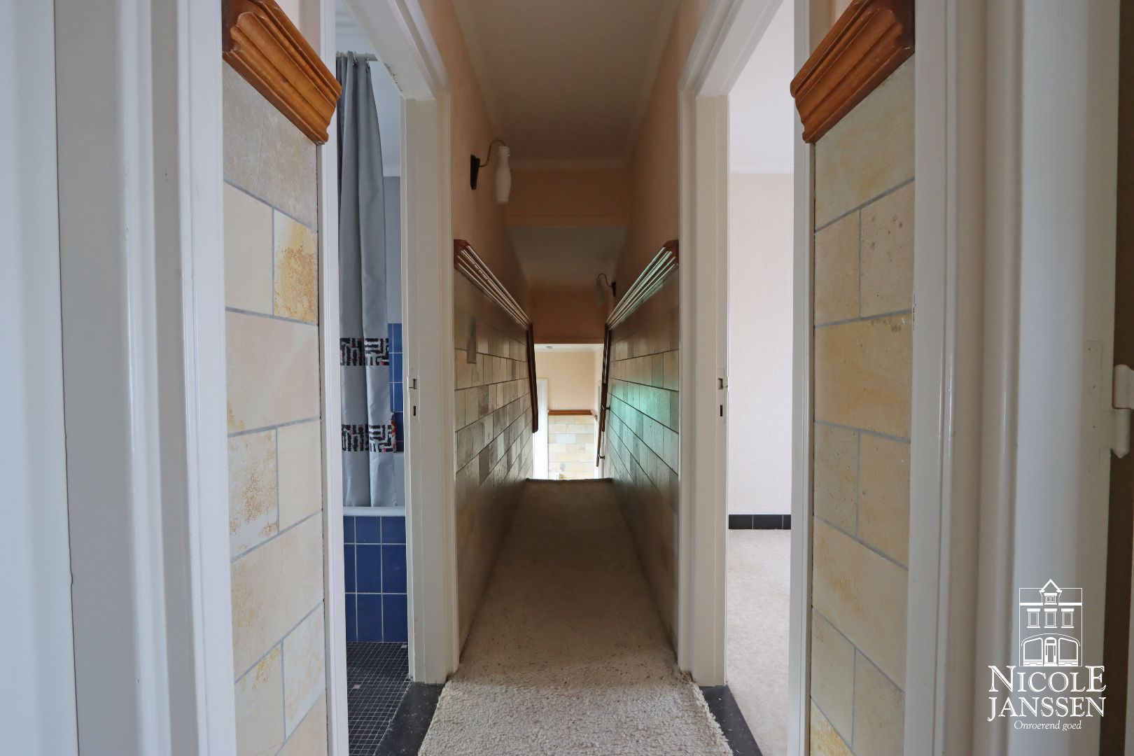 Mooi verzorgde split-level woning op unieke locatie in het mooie Aldeneik foto 14