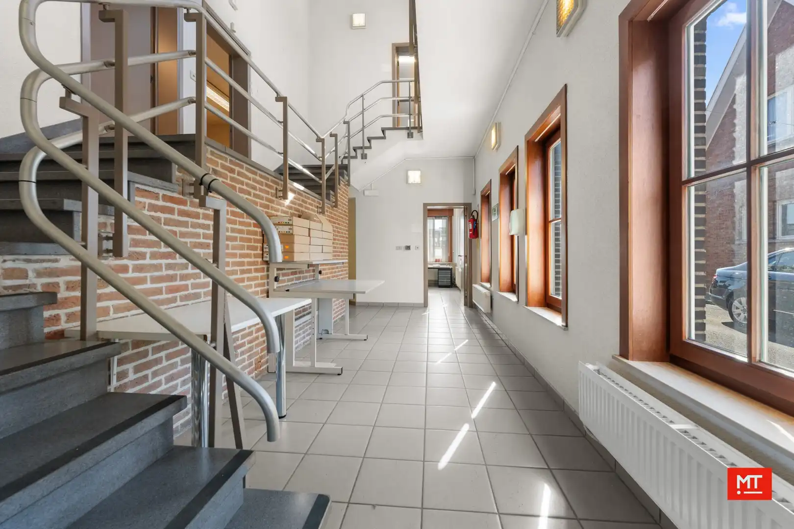 Voormalig politiecommissariaat te koop in Westrozebeke foto {{pictureIndex}}