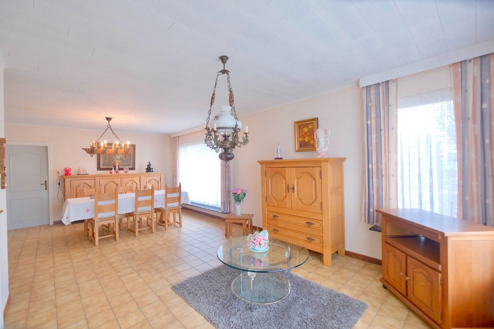 Rustig gelegen bungalow met 3 slpks en garage op 800 m²! foto 4