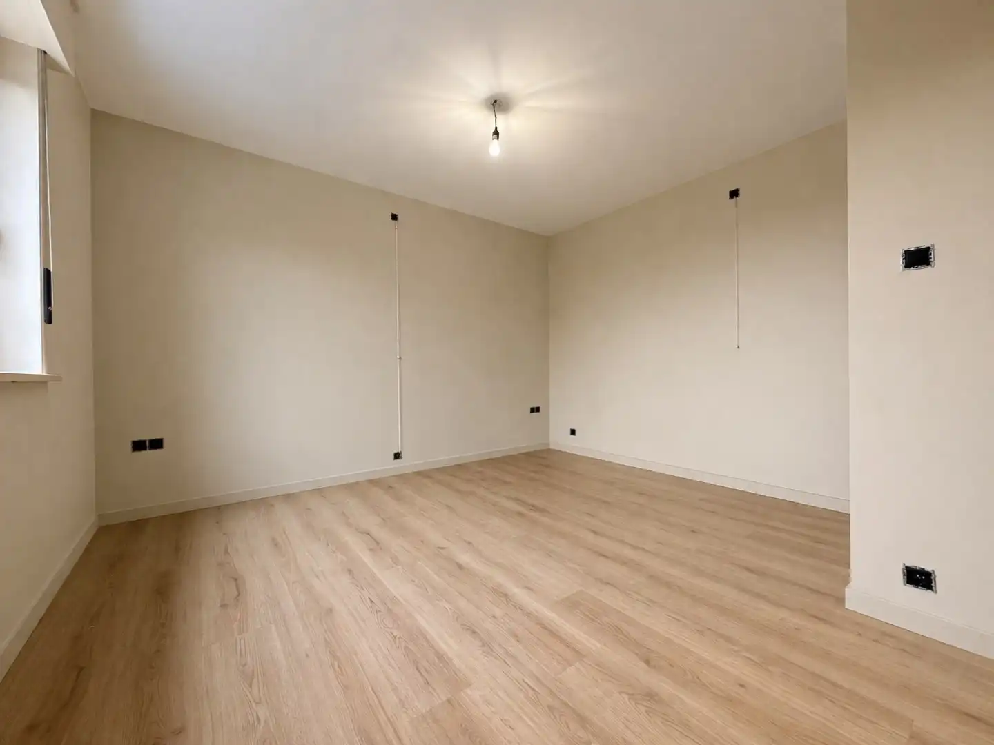 Gerenoveerde woning met o.a. 3 kamers, tuin & garage foto 12