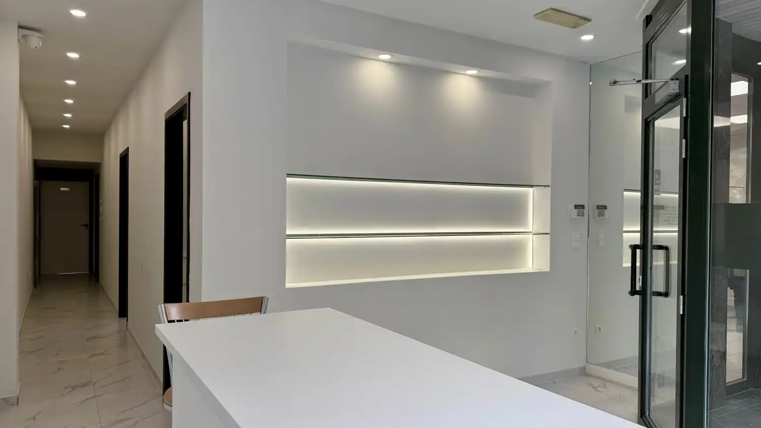 Te huur aangeboden: Veelzijdig handelspand in hartje Lanaken foto 10